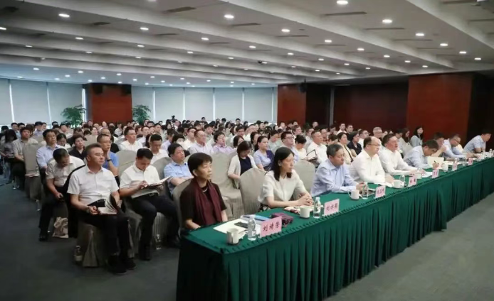 围绕加密货币与稳定币的发展趋势及应对策略开展学习 | 上海市国资委党委召开中心组学习会